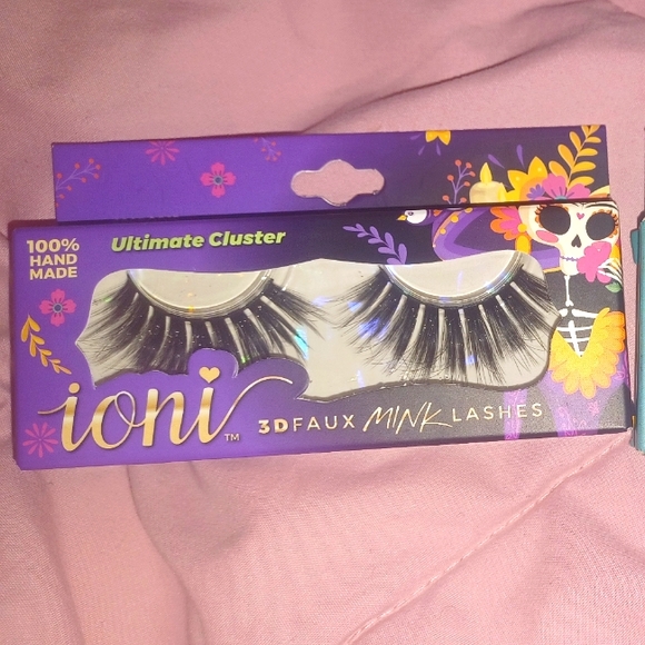 (2) 3D faux mink lashes by ioni - Picture 2 of 3